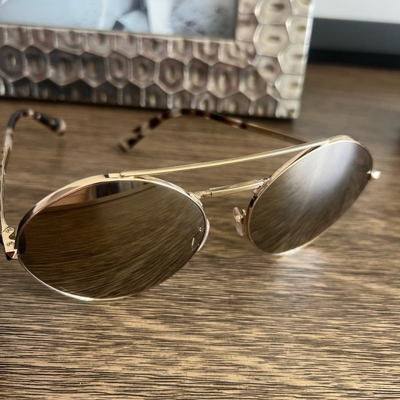 VALENTINO SUNGLASSES - Picture 7 of 12